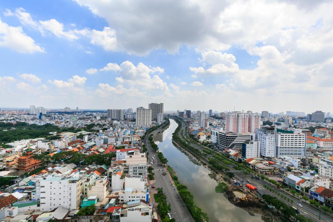 Spacious Saigon - Infinity Pool In Rivergate ホーチミン市 エクステリア 写真