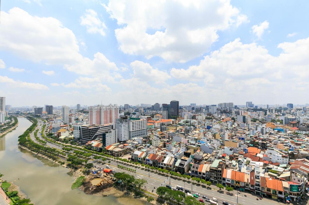 Spacious Saigon - Infinity Pool In Rivergate ホーチミン市 エクステリア 写真
