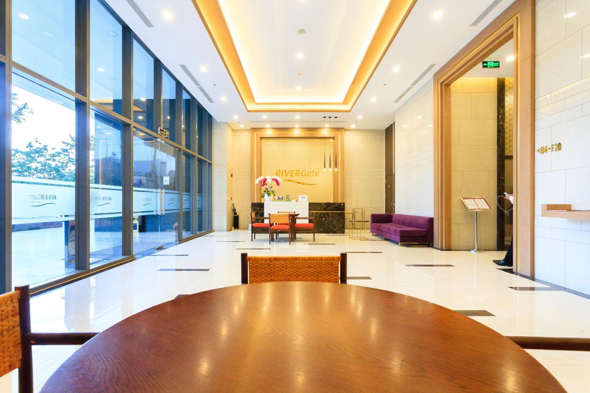 Spacious Saigon - Infinity Pool In Rivergate ホーチミン市 エクステリア 写真