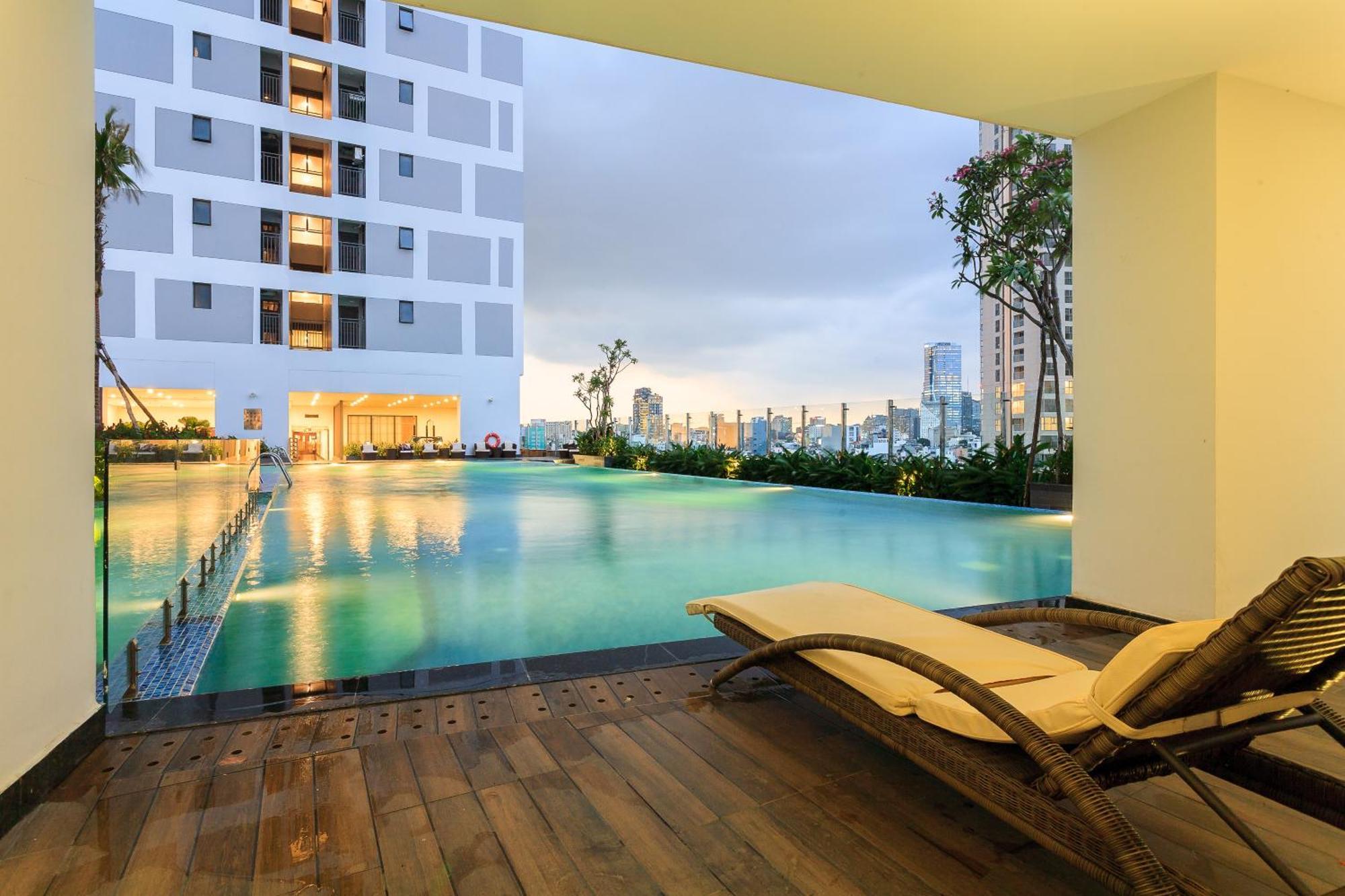 Spacious Saigon - Infinity Pool In Rivergate ホーチミン市 エクステリア 写真
